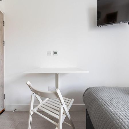 Functional Budget Stay With Wi-Fi And Laundry Facilities Near Tube Station Londres Exterior foto