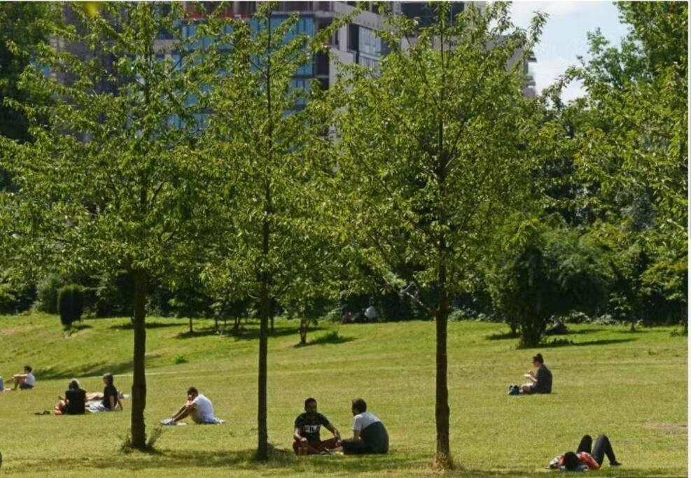 Functional Budget Stay With Wi-Fi And Laundry Facilities Near Tube Station Londres Exterior foto